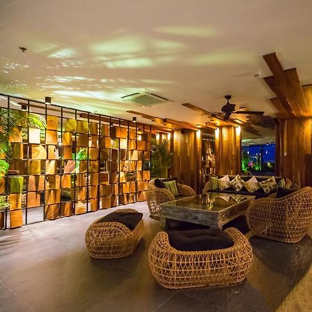 Luxurious Beachfront Pattaya Exterior foto