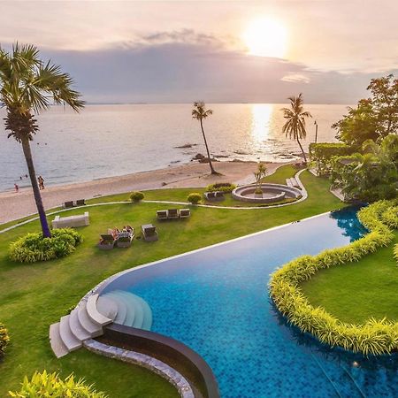 Luxurious Beachfront Pattaya Exterior foto