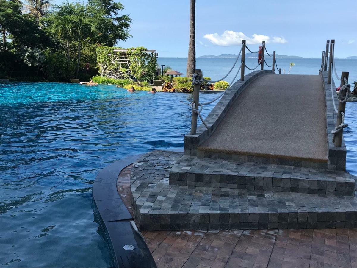 Luxurious Beachfront Pattaya Exterior foto