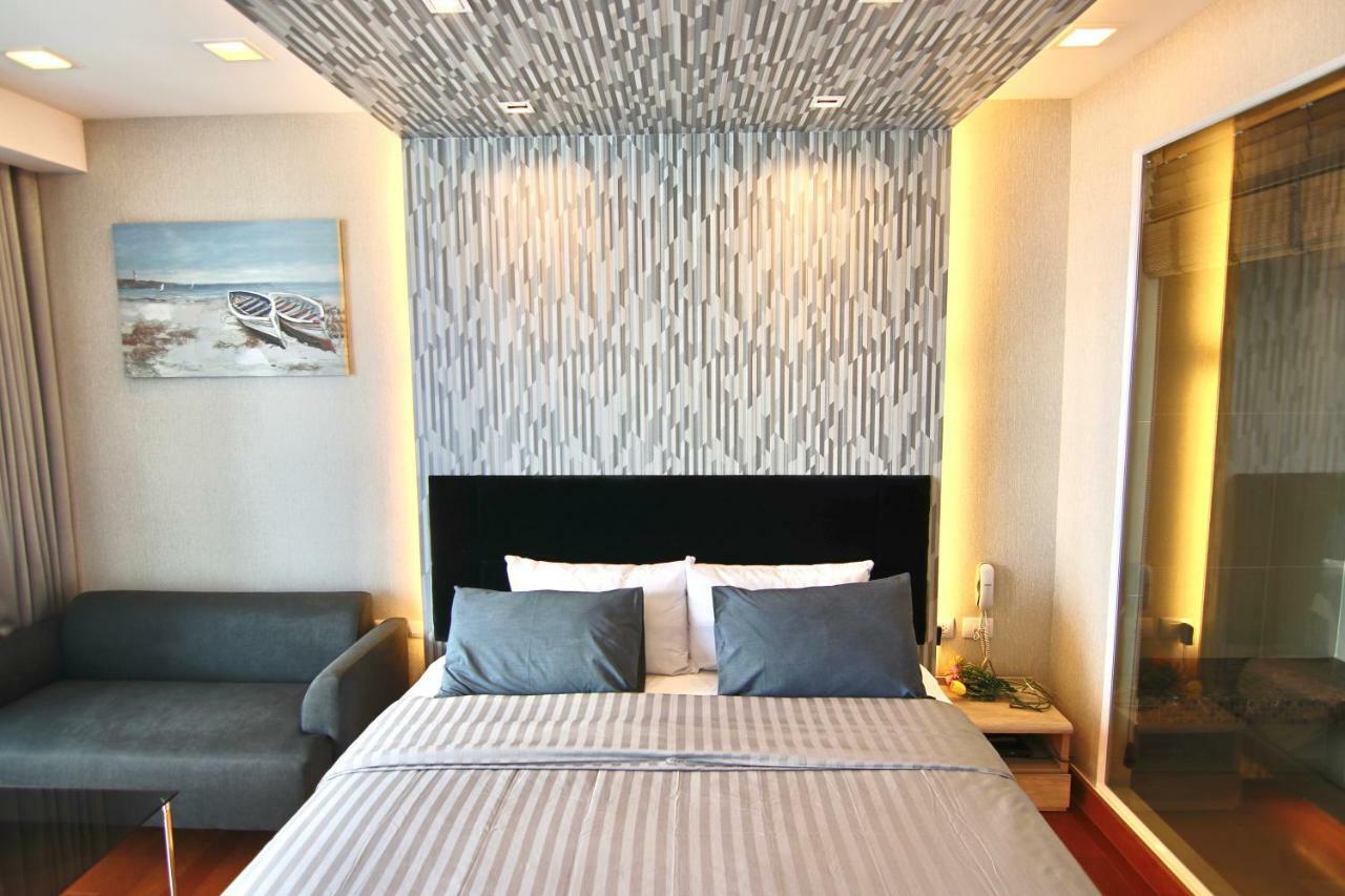 Luxurious Beachfront Pattaya Exterior foto