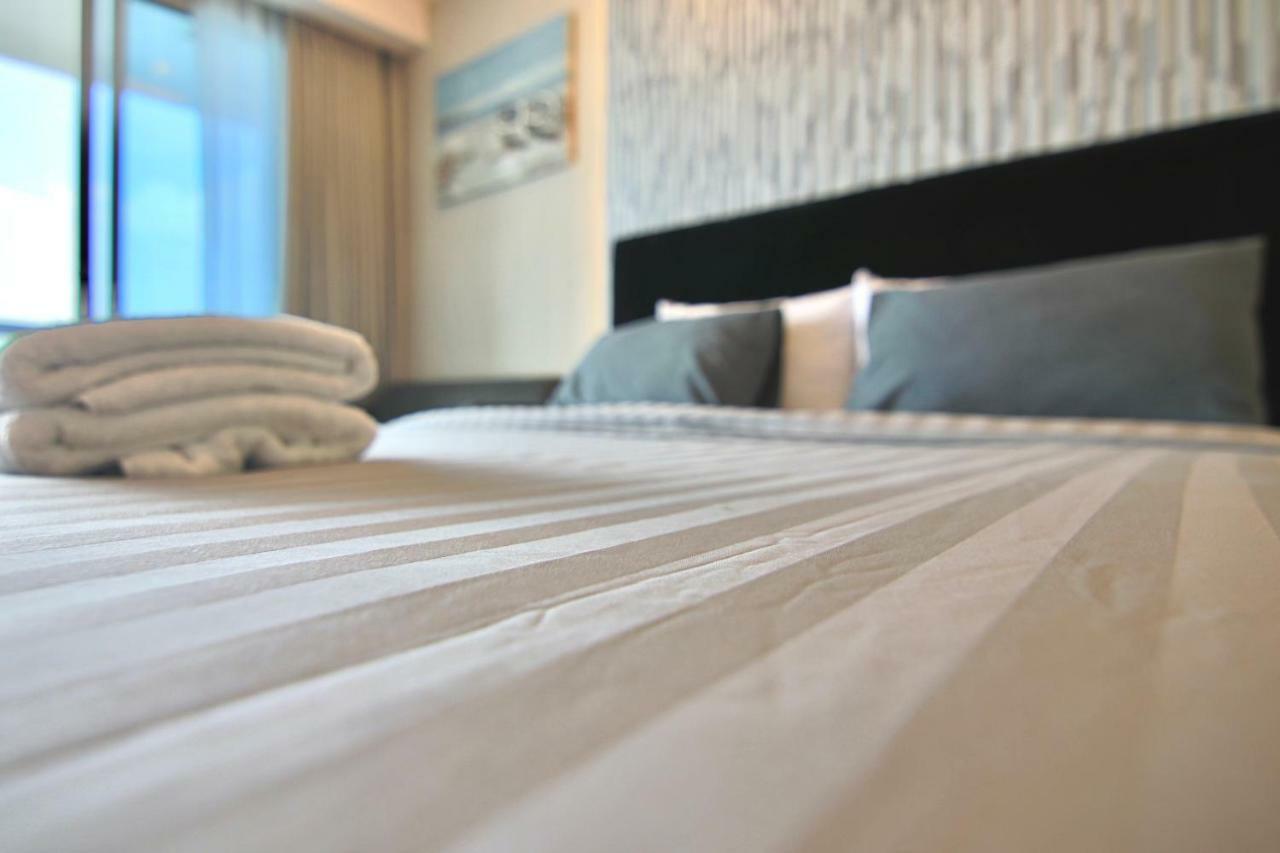 Luxurious Beachfront Pattaya Exterior foto